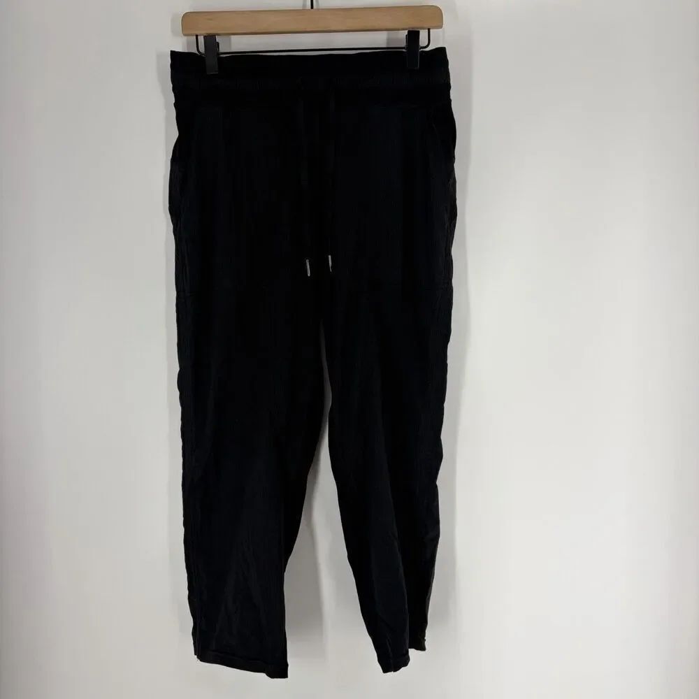 Lululemon Dance Studio Pants Size 8 Womens Black Mid Rise Yoga Capri Pull On